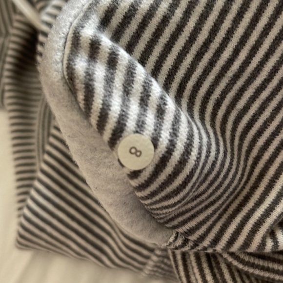 Lululemon scuba sz 8 - Picture 4 of 5